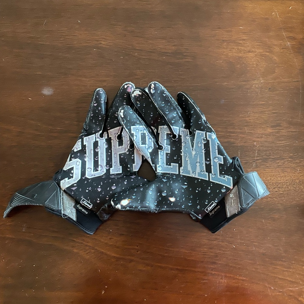 Supreme Nike Vapor Jet 4.0 Football Gloves